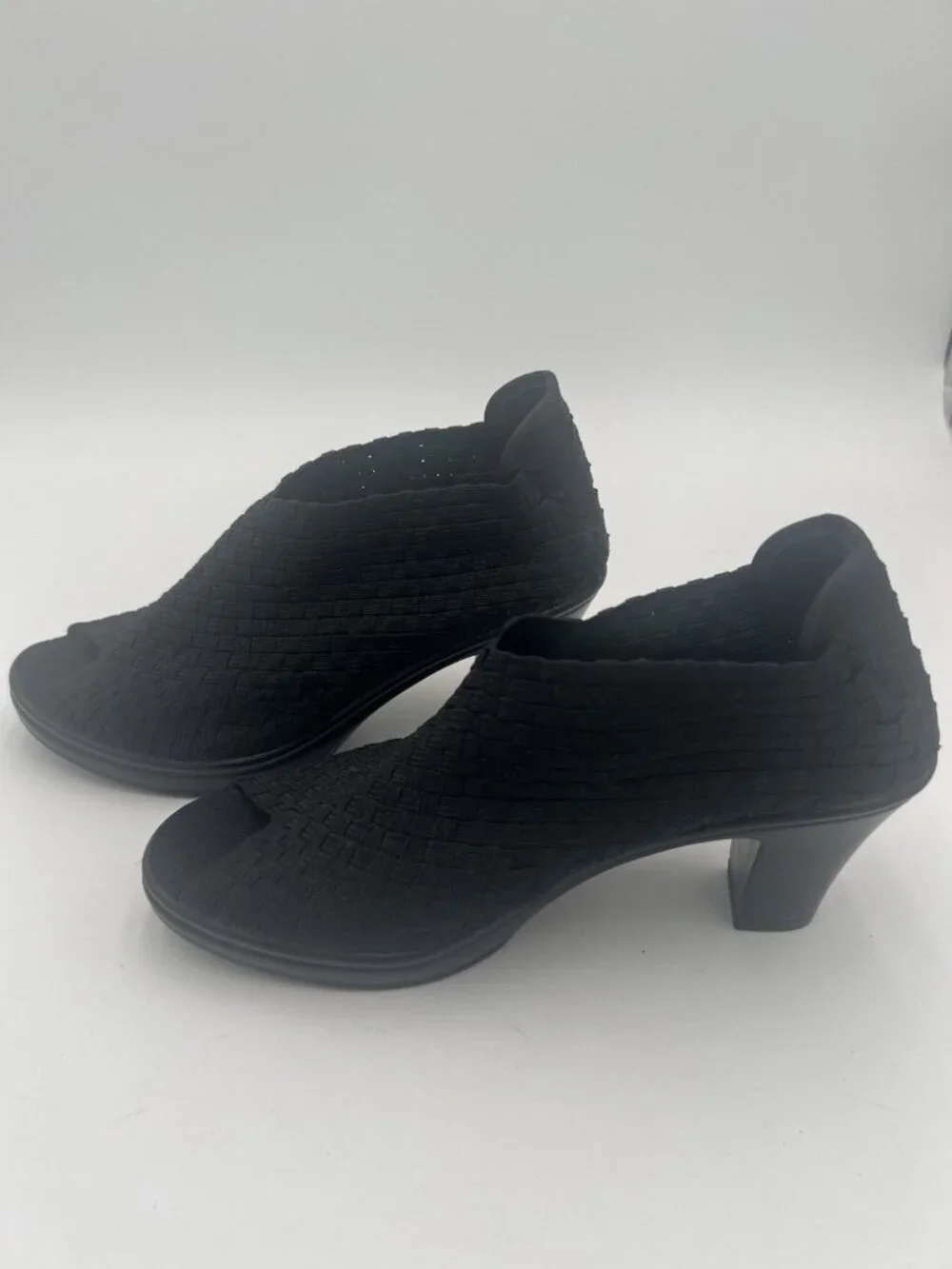 Bernie Mev Claire Woven Peep Toe Heels Black Comfort Slip On EU 38 US 7 7.5 NWOB